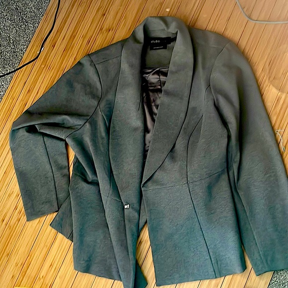 Man’s coat worn once and I decided to get a new one. - Picture 1 of 4